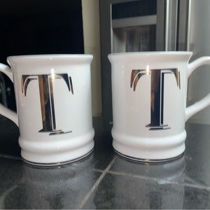White mugs with gold